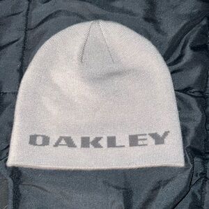 Grey Oakley Beanie